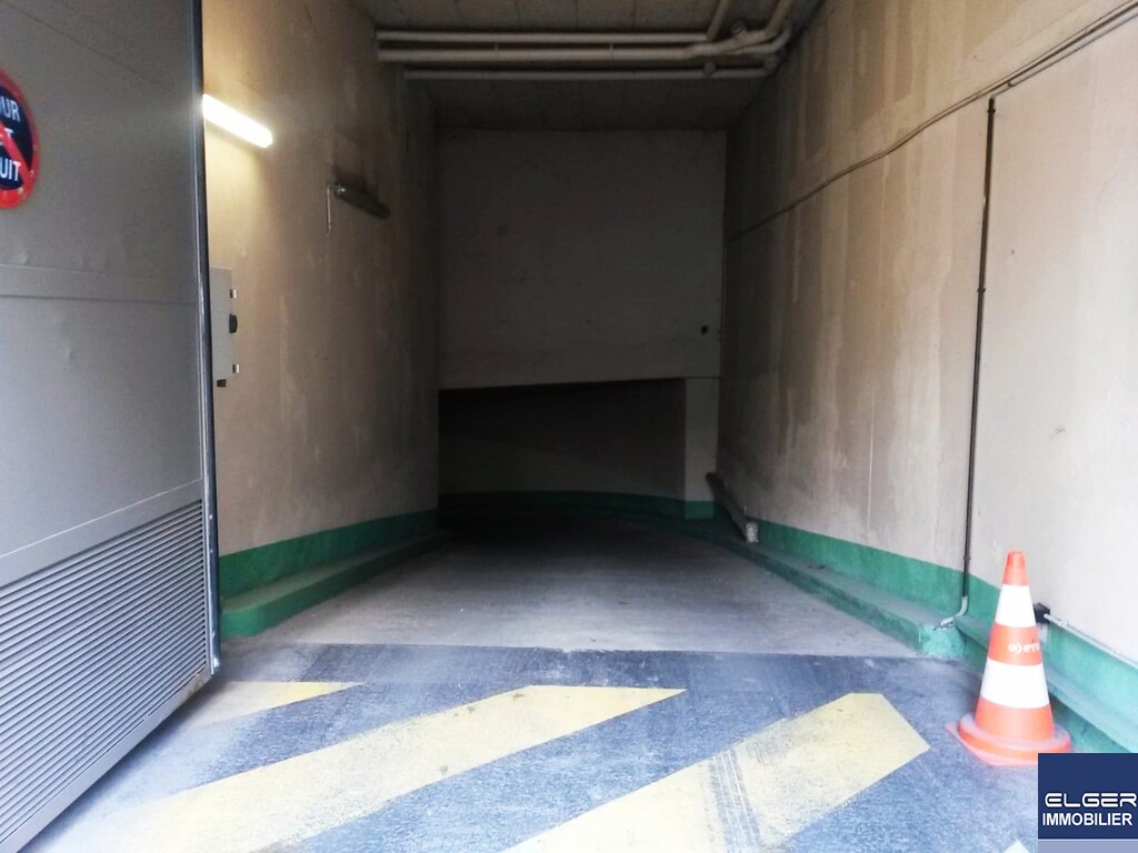 PARIS 15e·11m²·Garage·Non meublé·A long terme uniquement[Location à Paris France]