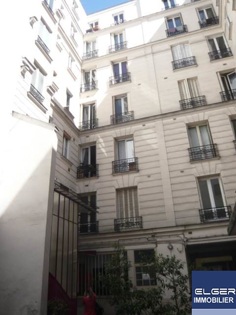 TWO ROOMS rue du Faubourg Saint-Martin METRO STALINGRAD