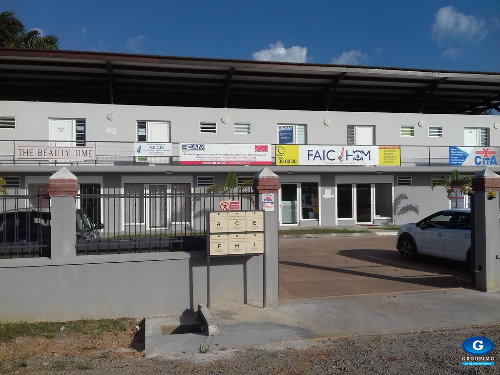 LOCAL PRO ST LAURENT DU MARONI 1 pièce