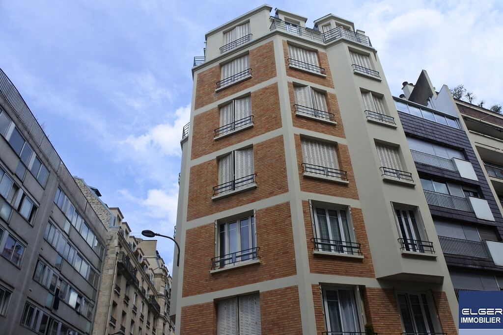 TWO FURNISHED ROOMS rue de la Fédération Métro BIR HAKEIM 
