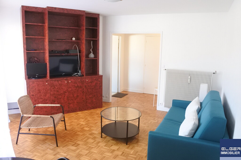 3 FURNISHED ROOMS with TERRACE rue Montbrun Metro ALESIA