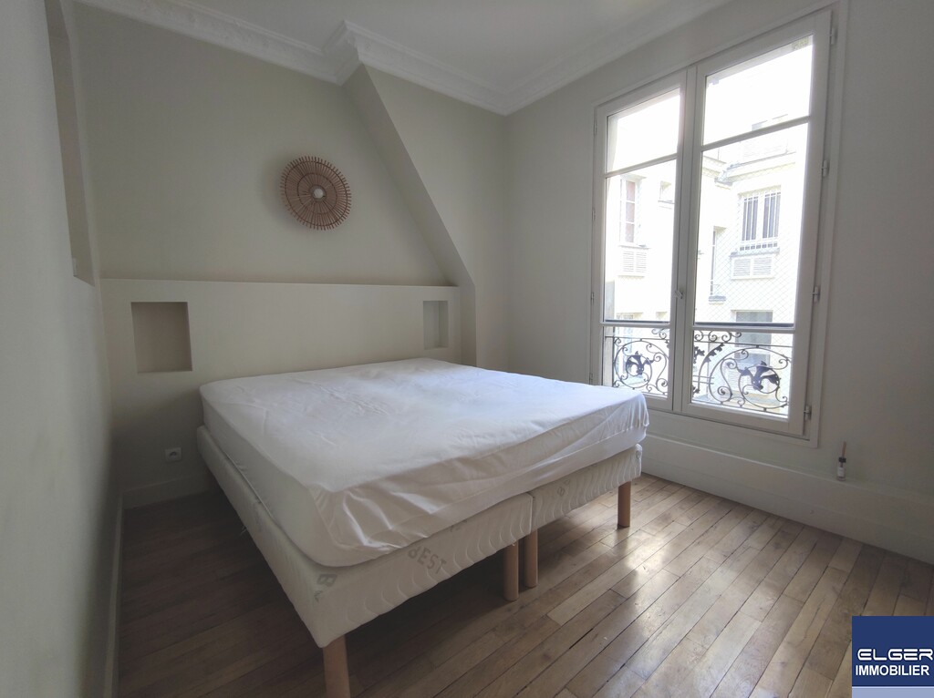 TWO ROOMS FURNISHED rue Fantin Latour Metro EXELMANS or RER C and Tramway T3A PONT DU GARIGLIANO