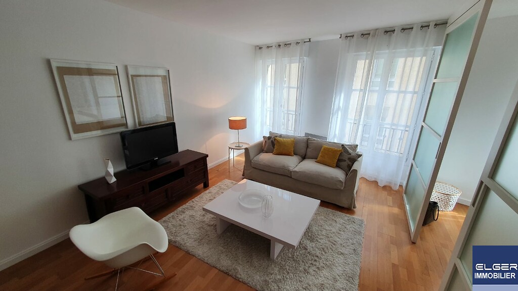 SUPERB FURNISHED ONE BEDROOM APARTMENT rue Hérold metro BOURSE or SENTIER