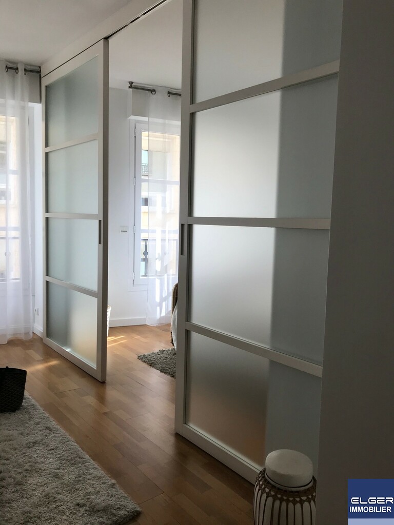 SUPERB FURNISHED ONE BEDROOM APARTMENT rue Hérold metro BOURSE or SENTIER