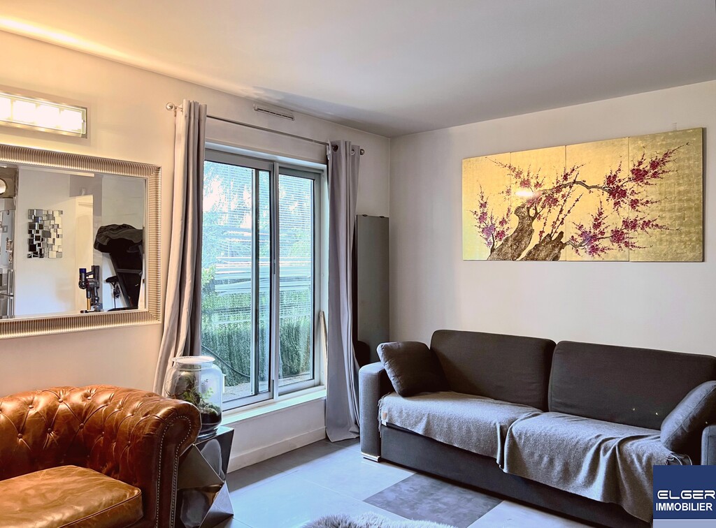 LARGE FURNISHED TWO-ROOM APARTMENT rue Raymond Losserand PLAISANCE metro station