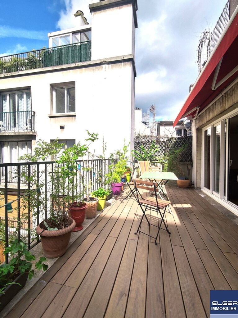 MAGNIFICENT LARGE 3 ROOMS FURNISHED WITH 2 TERRACES rue de Sablonville in NEUILLY
