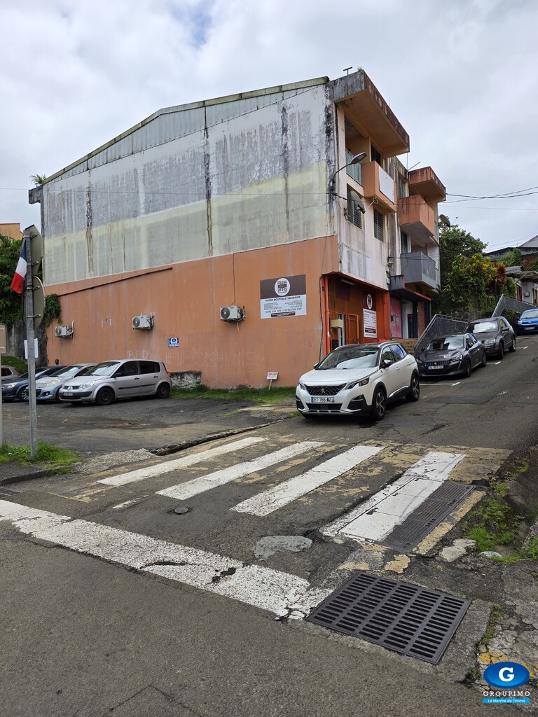 LOCAL COMMERCIAL - SAINT-JOSEPH - 57 m²