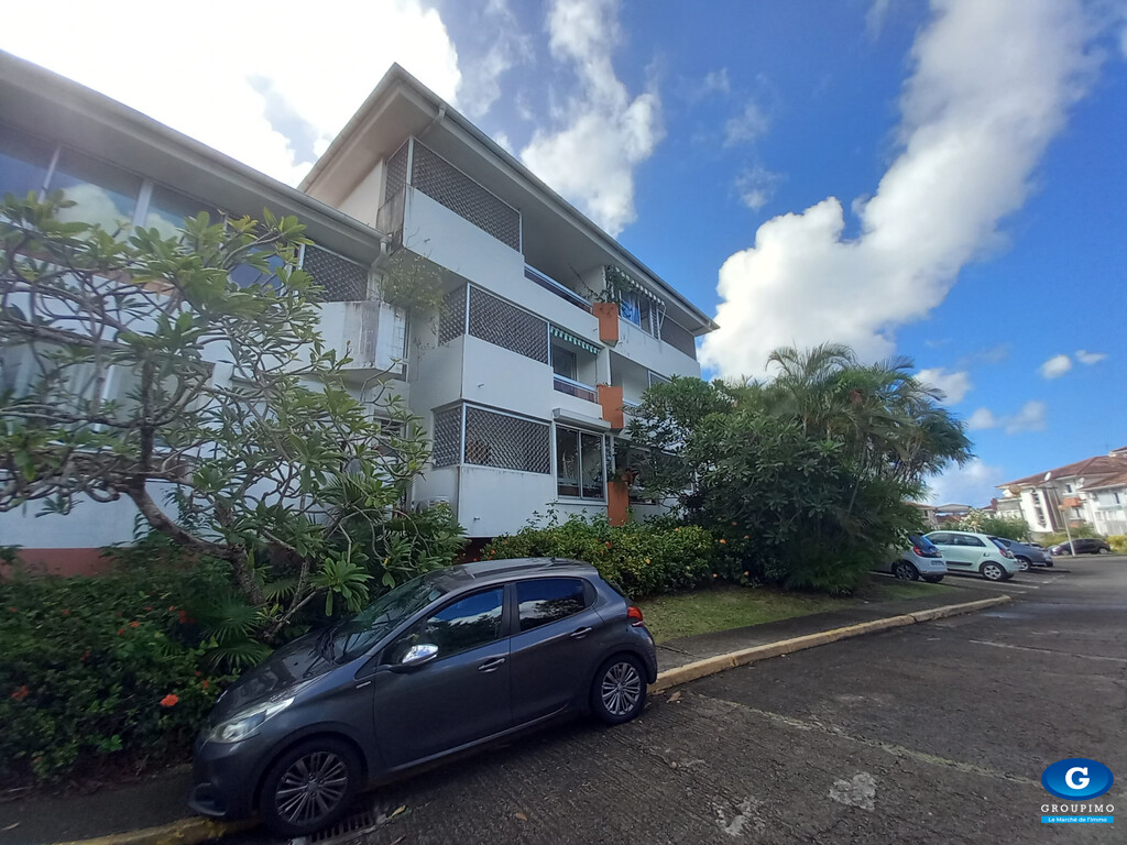 Grand Appartement  T II  Schoelcher  