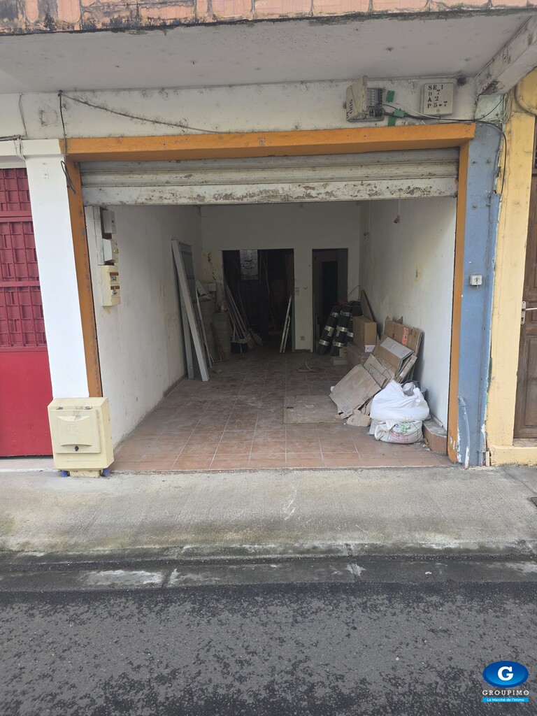 LOCAL COMMERCIAL - SAINT ESPRIT