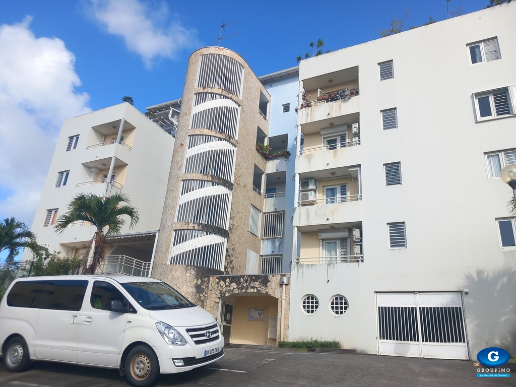 TRES BEAU TYPE 2 FORT DE FRANCE PROCHE CENTRE VILLE