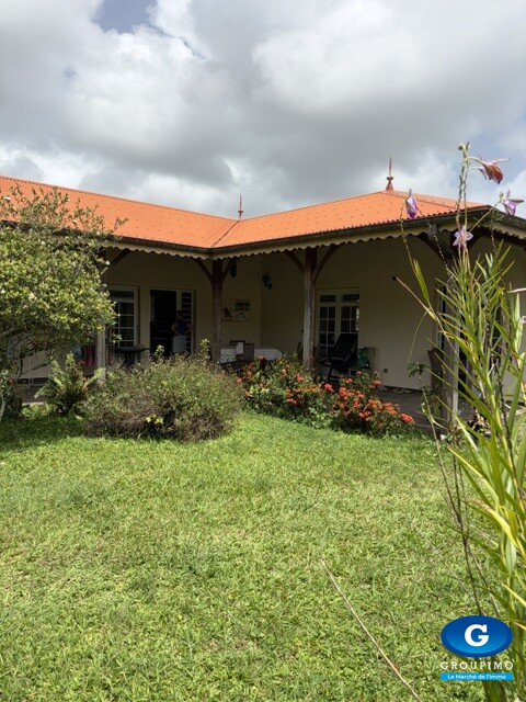 A vendre Villa  plain pied BASSE POINTE
